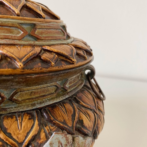 Ornate Hand Carved Wooden Decorative Bowl with Lid and Intricate Leaf Patterns - Picture 2 of 8